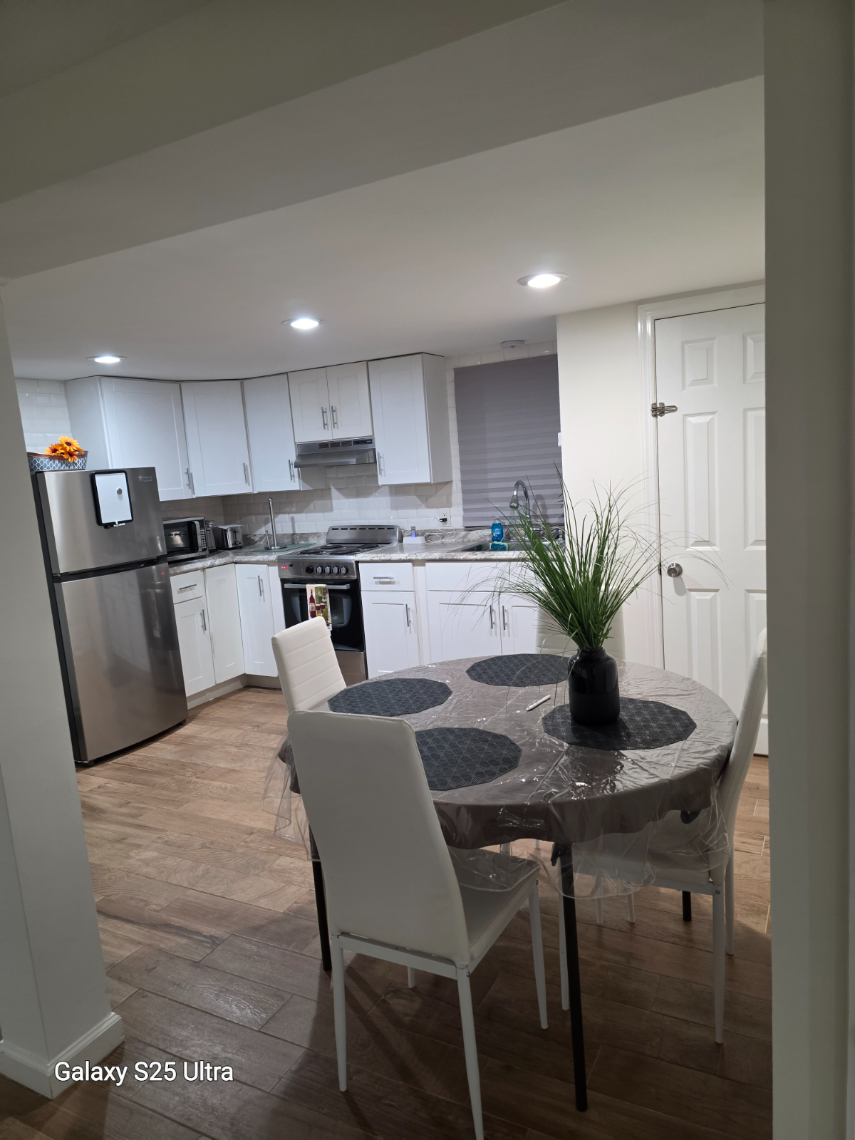 Cozy 1 Bedroom Apartment near 5 Hospitals - Photo 2