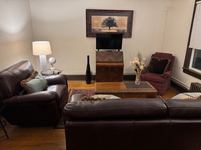MedPro Apt. 3 in Hawley-Green Historic District - Photo 3