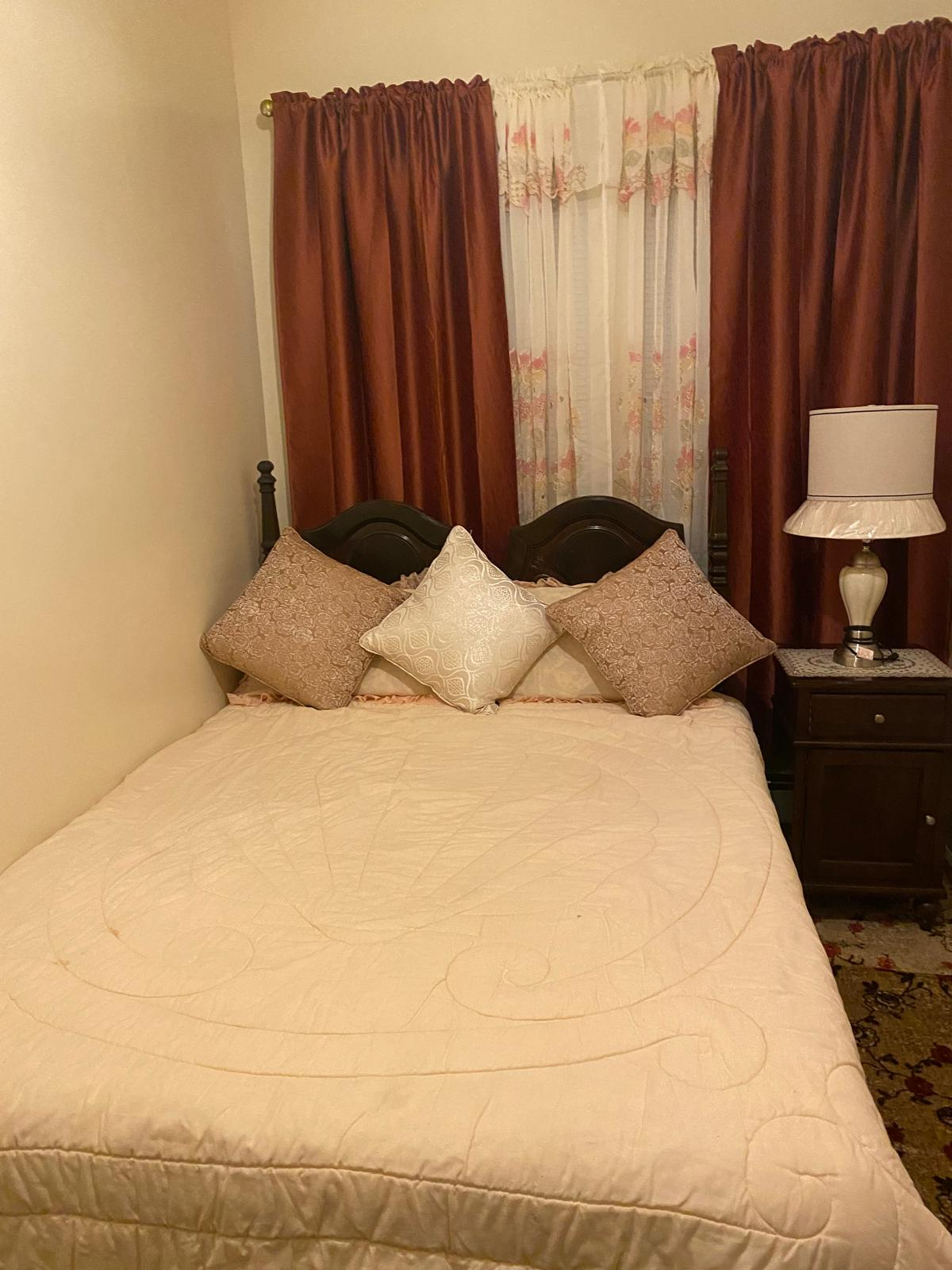 Beautiful, spacious and fully furnished bedroom centrally located in Brooklyn, New York. - Photo 2