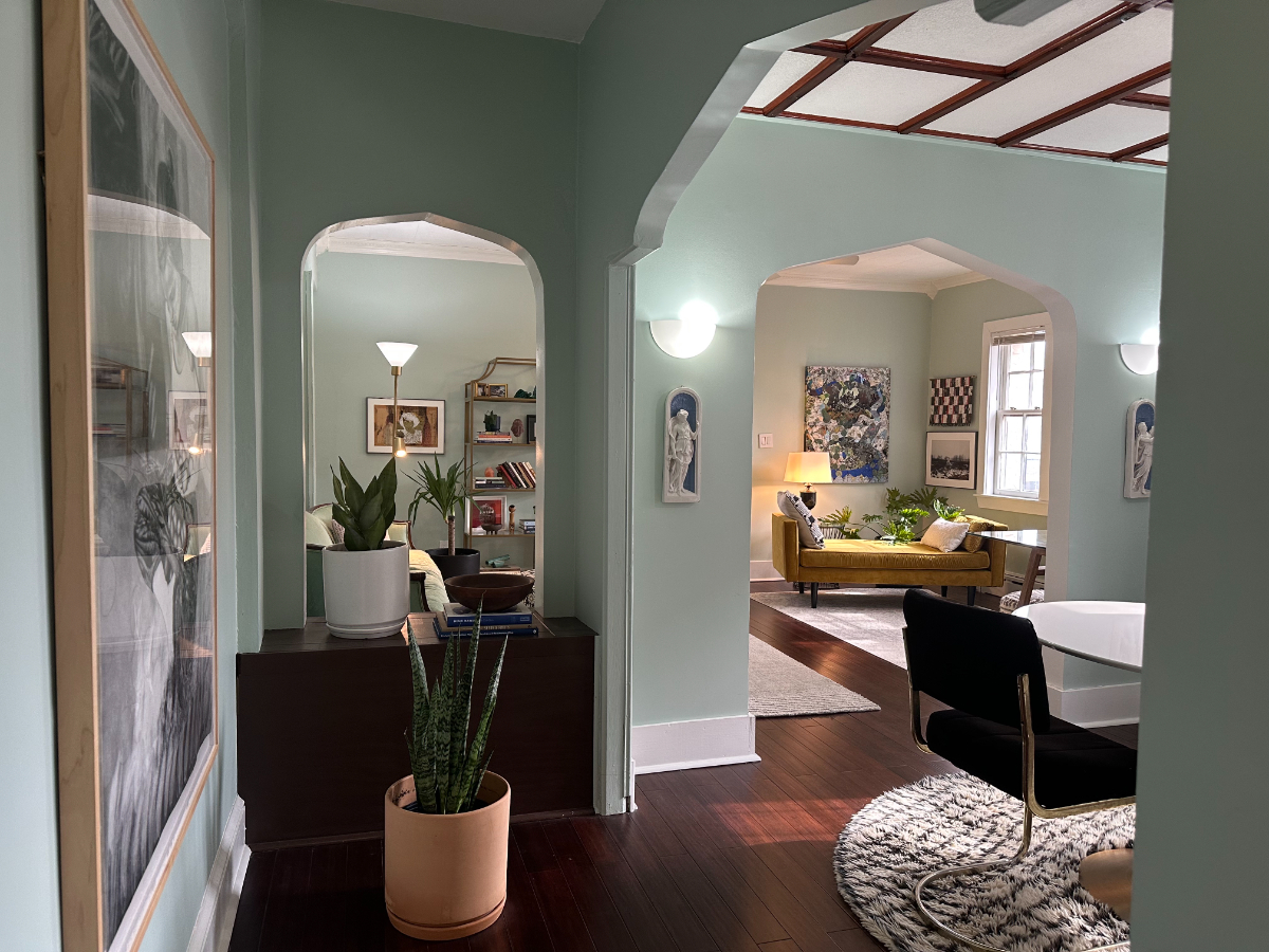 Sunlit oasis in Washington DC - Photo 1