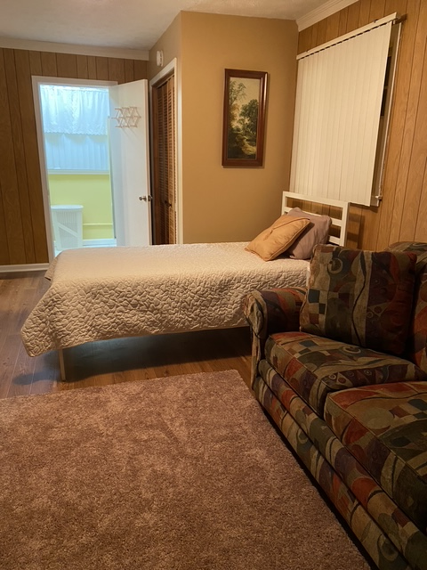 Dreamy Bedroom with Private Bath in a Fully Renovated Home - Embrace Tranquil Living - Photo 7