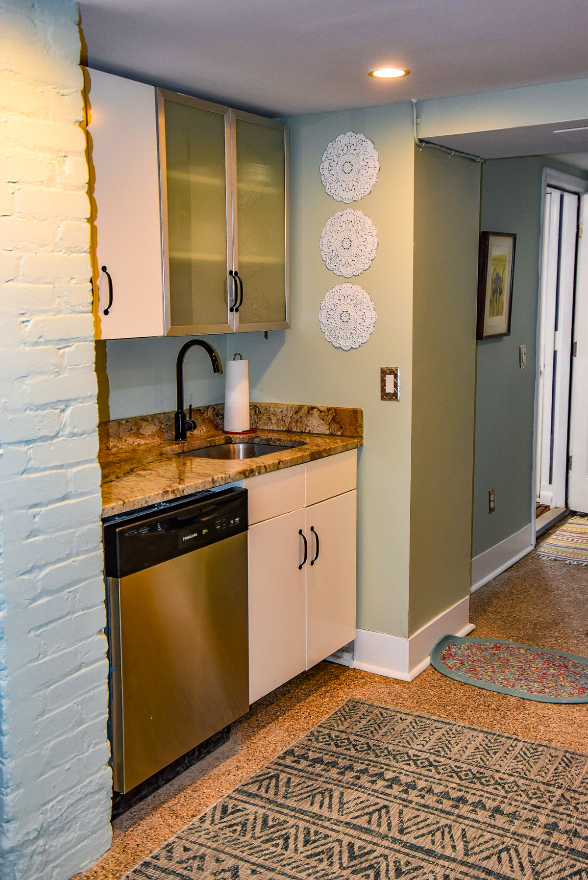 Entire English Basement in Private Home - Photo 5