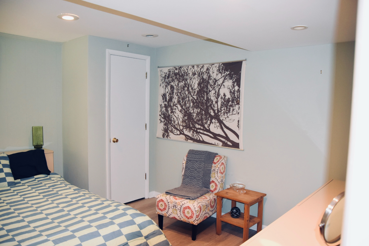 Entire English Basement in Private Home - Photo 4