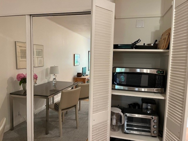Fully Furnished Studio for Traveling Nurses - Private Entrance & Garden Deck - Photo 6