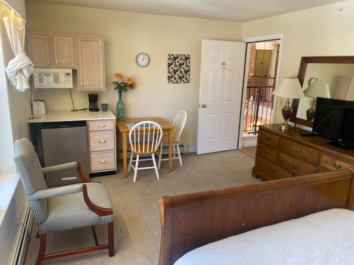 Cozy Private Apartment within Williamstown Gardens nearby Downtown - Photo 6