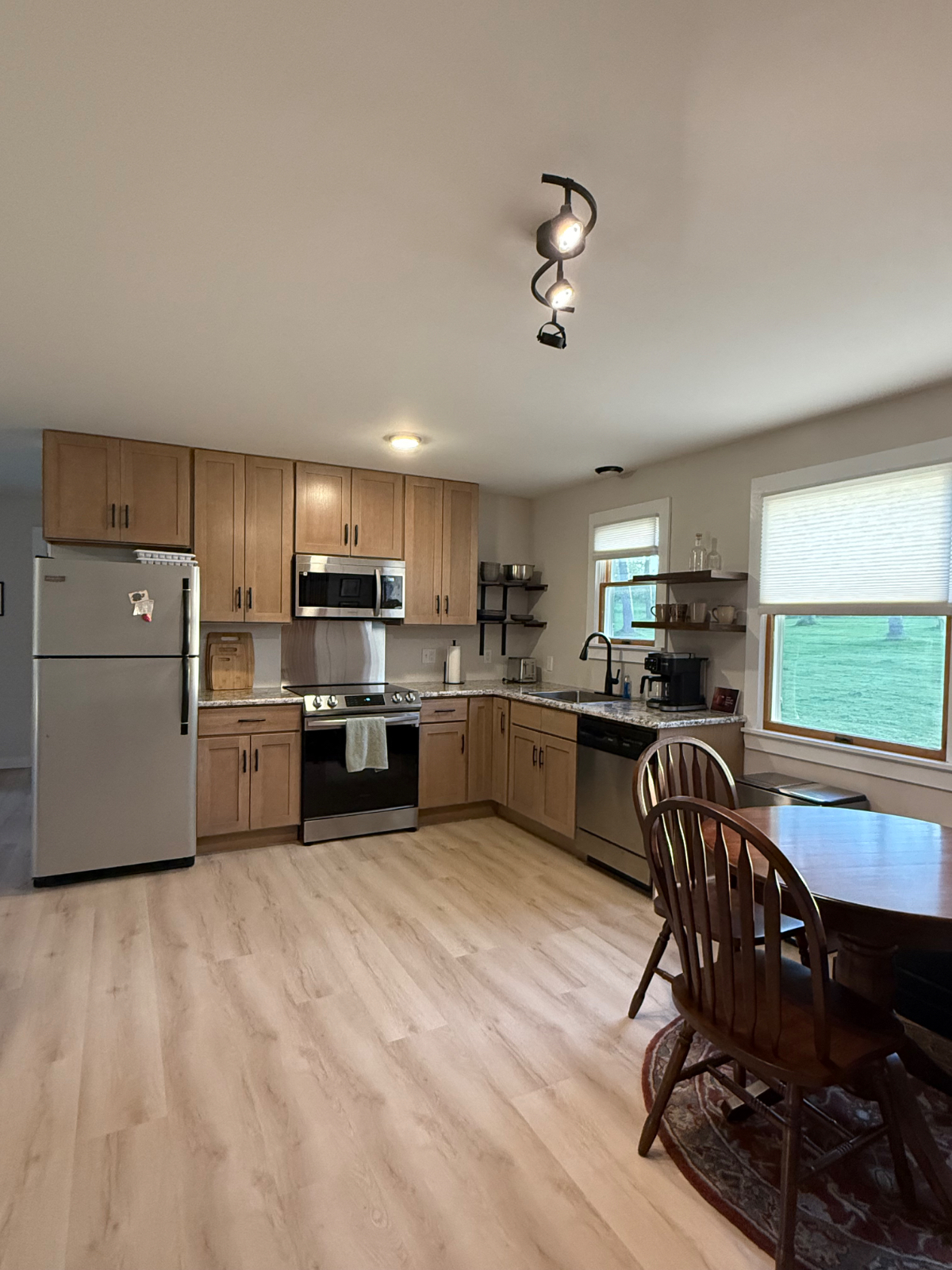 Cozy Private Home, Newly Renovated, Perfect for Traveling Nurses - 4 mi to Copley - Photo 7