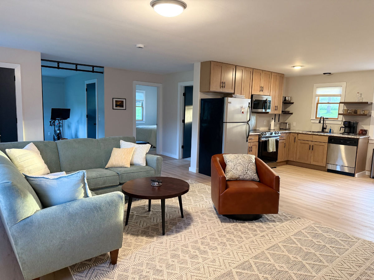 Cozy Private Home, Newly Renovated, Perfect for Traveling Nurses - 4 mi to Copley - Photo 8