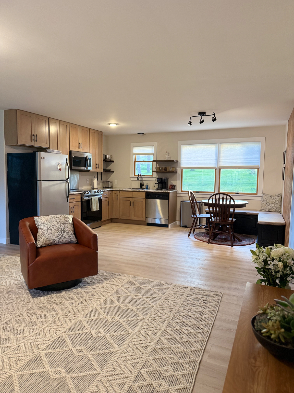 Cozy Private Home, Newly Renovated, Perfect for Traveling Nurses - 4 mi to Copley - Photo 10