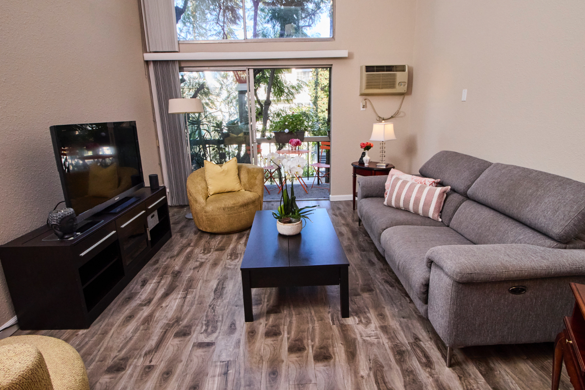 Modern condo in the heart of Westwood near UCLA - Photo 4