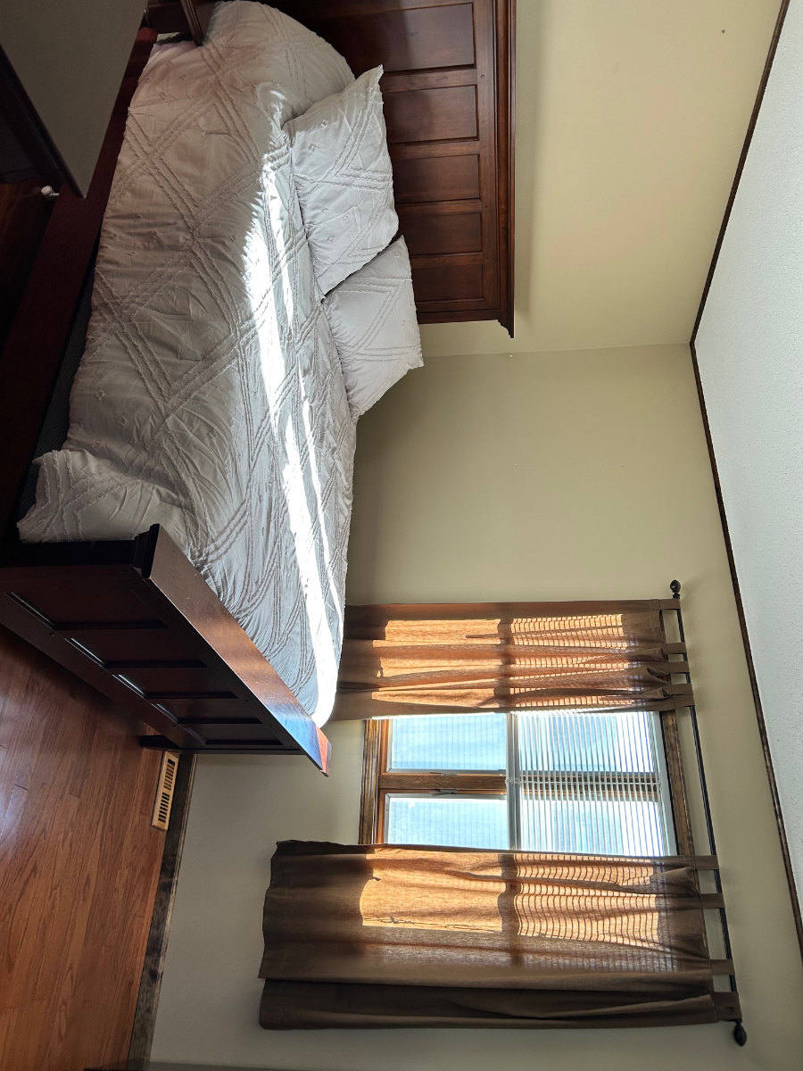Enchanting Country Retreat with Modern Comforts in Niagara Falls - Cozy, Convenient, and Close to Na - Photo 5