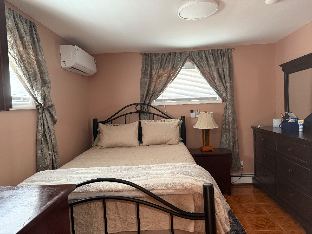 Room 1 -  Charming Room Near Shopping & Dining - Photo 6
