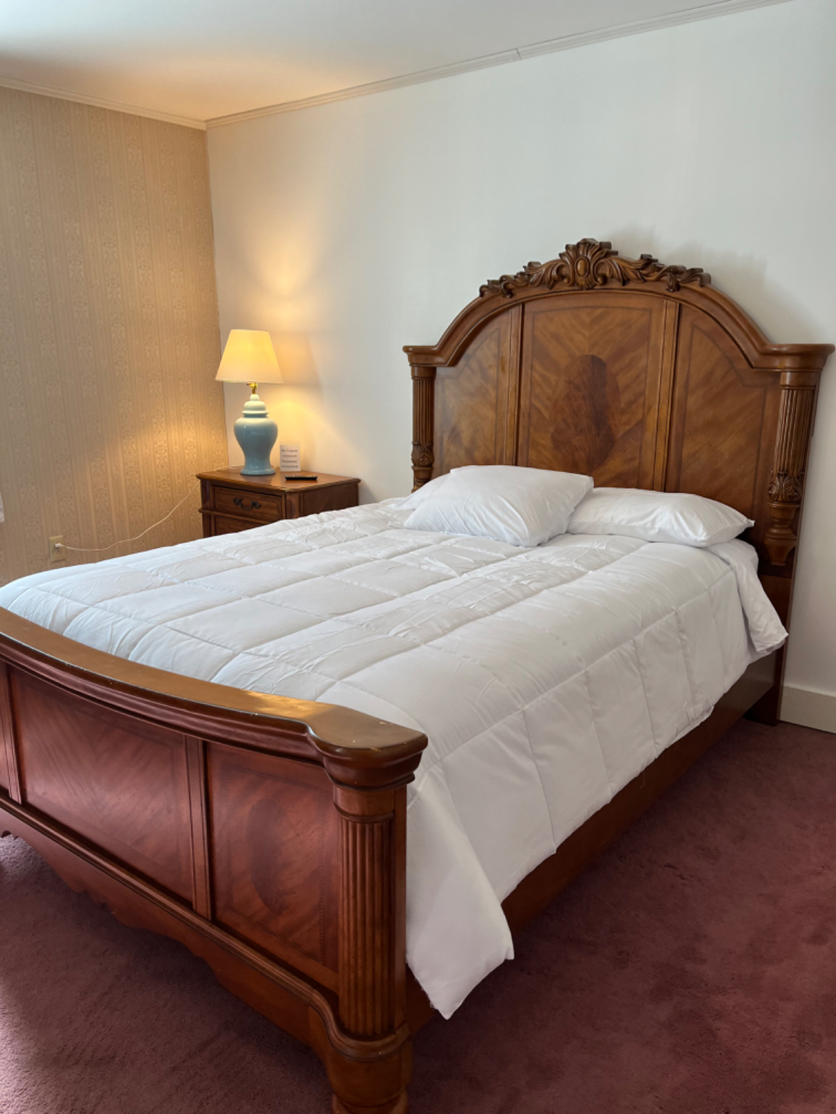 Bristol Charm - Cozy, Conveniently Located Bedroom