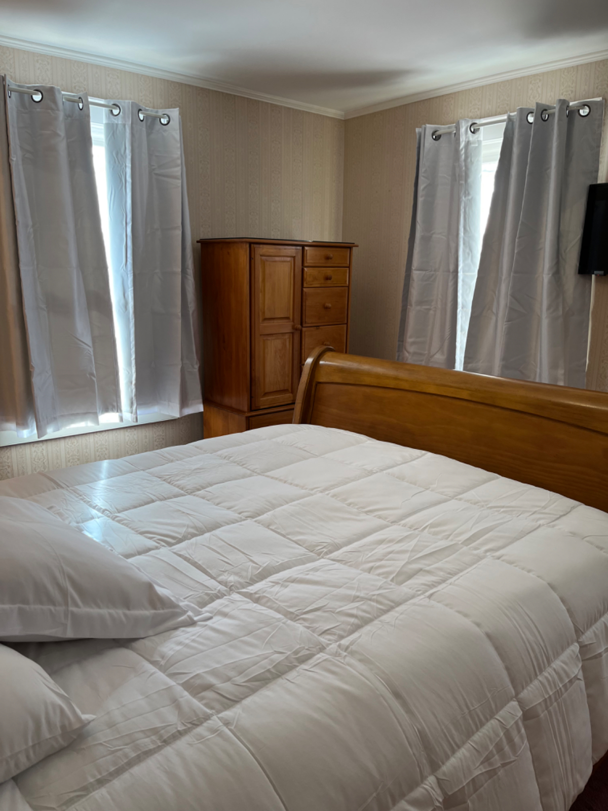 Modern Comfort in Serene Bristol Abode - Photo 4