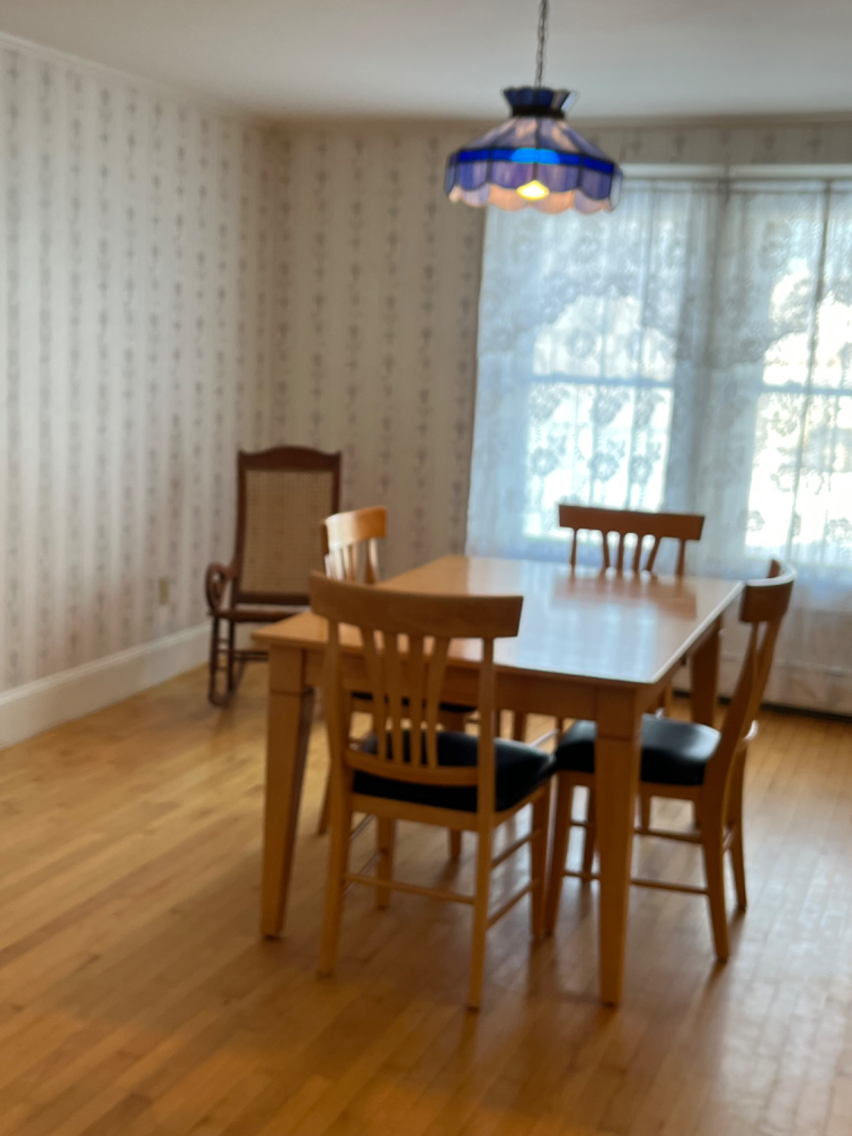 Modern Comfort in Serene Bristol Abode - Photo 7