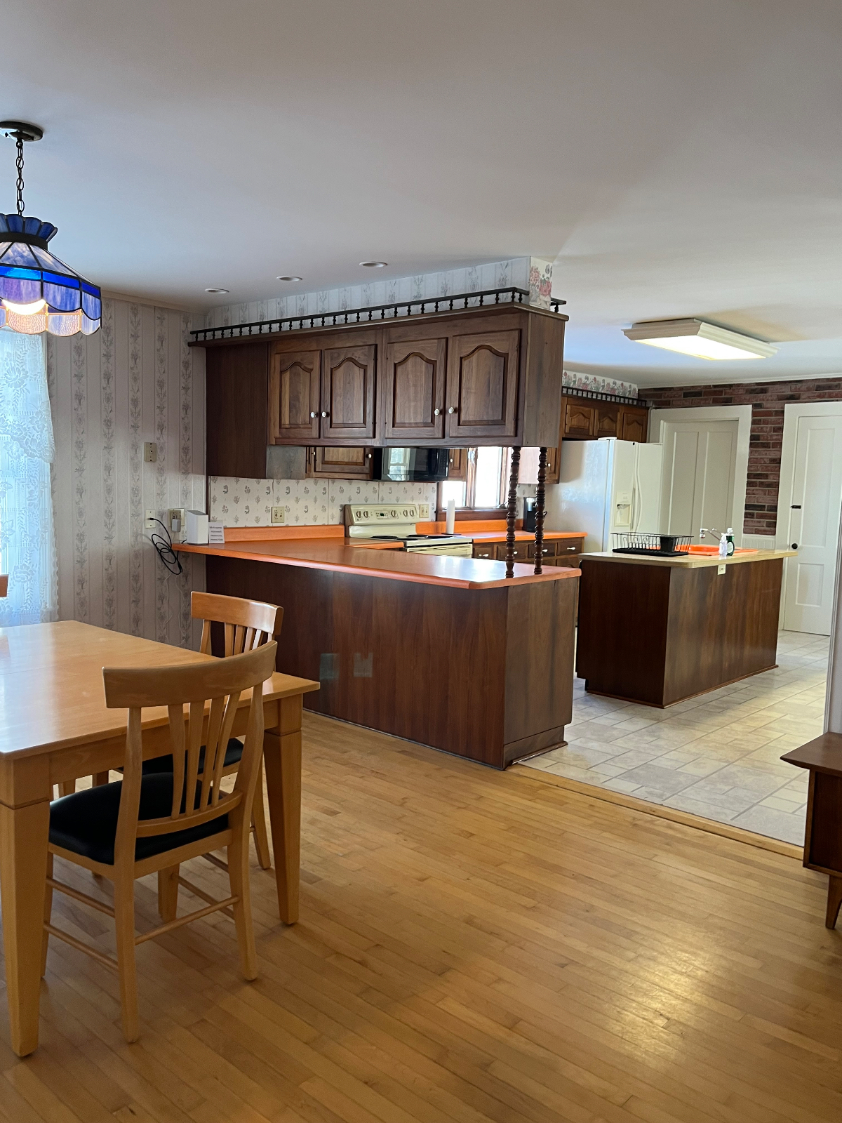 Modern Comfort in Serene Bristol Abode - Photo 6