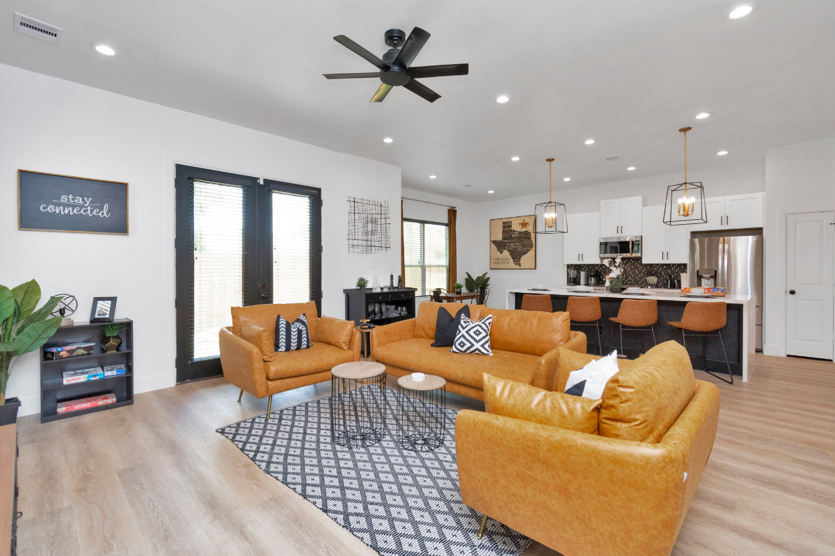 Modern & Cozy Furnished Home Near Medical Center & Downtown - Photo 2