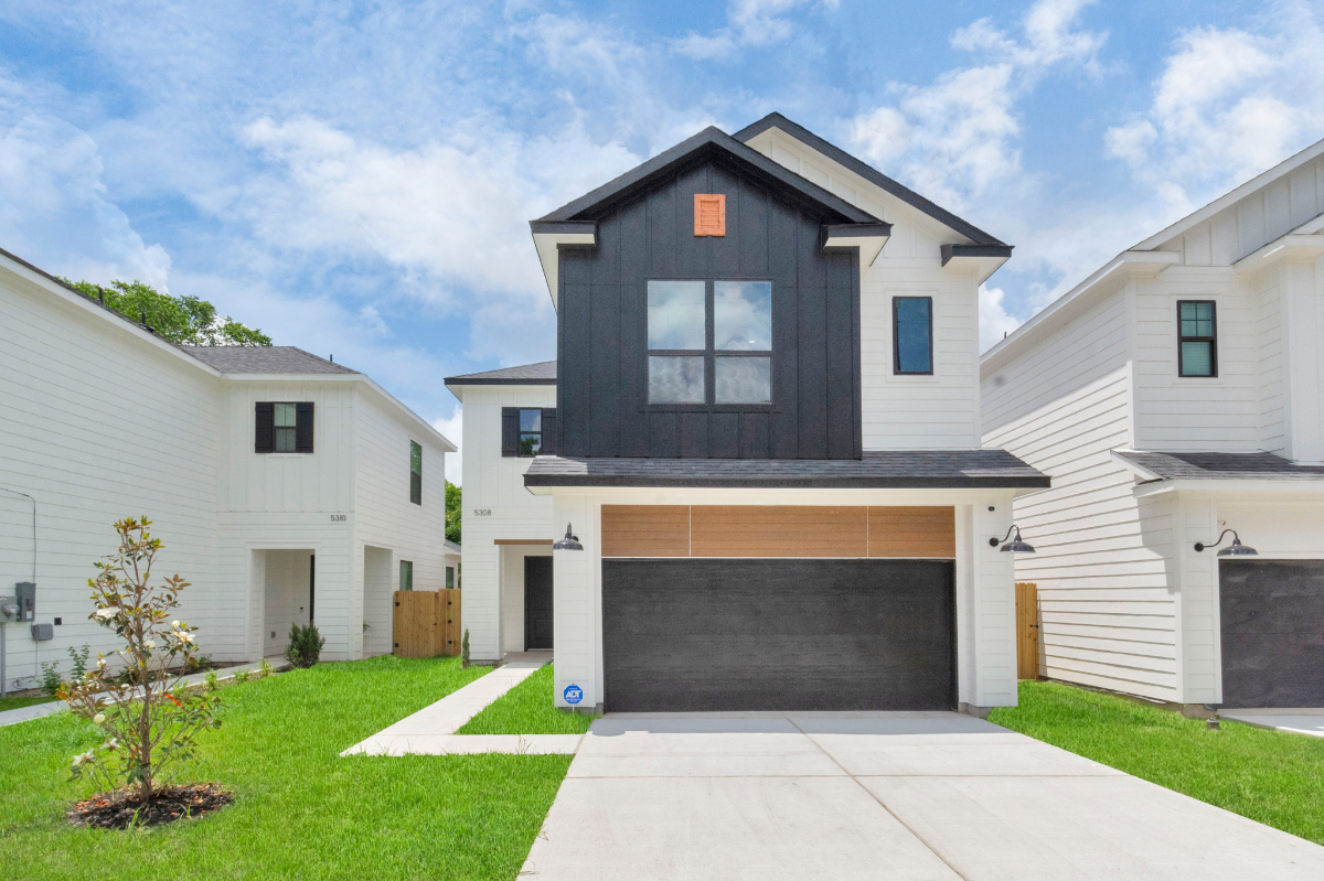 Modern & Cozy Furnished Home Near Medical Center & Downtown - Photo 3