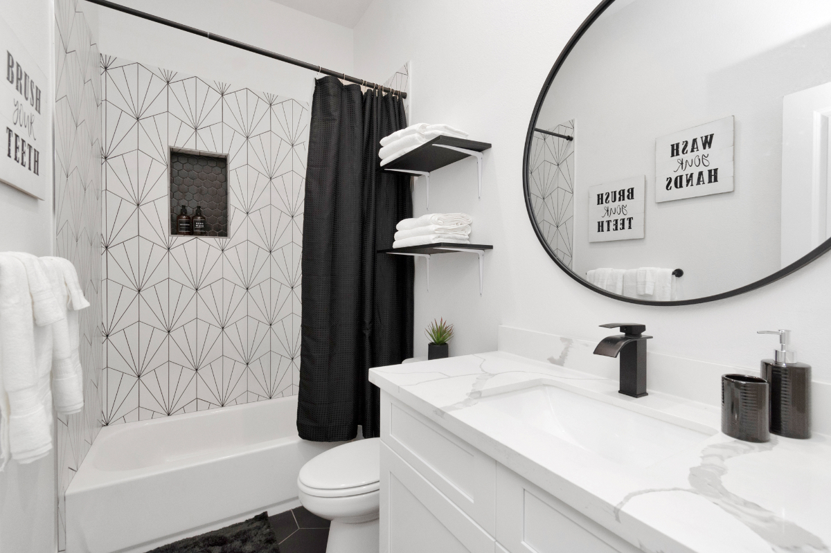 Modern & Cozy Furnished Home Near Medical Center & Downtown - Photo 7