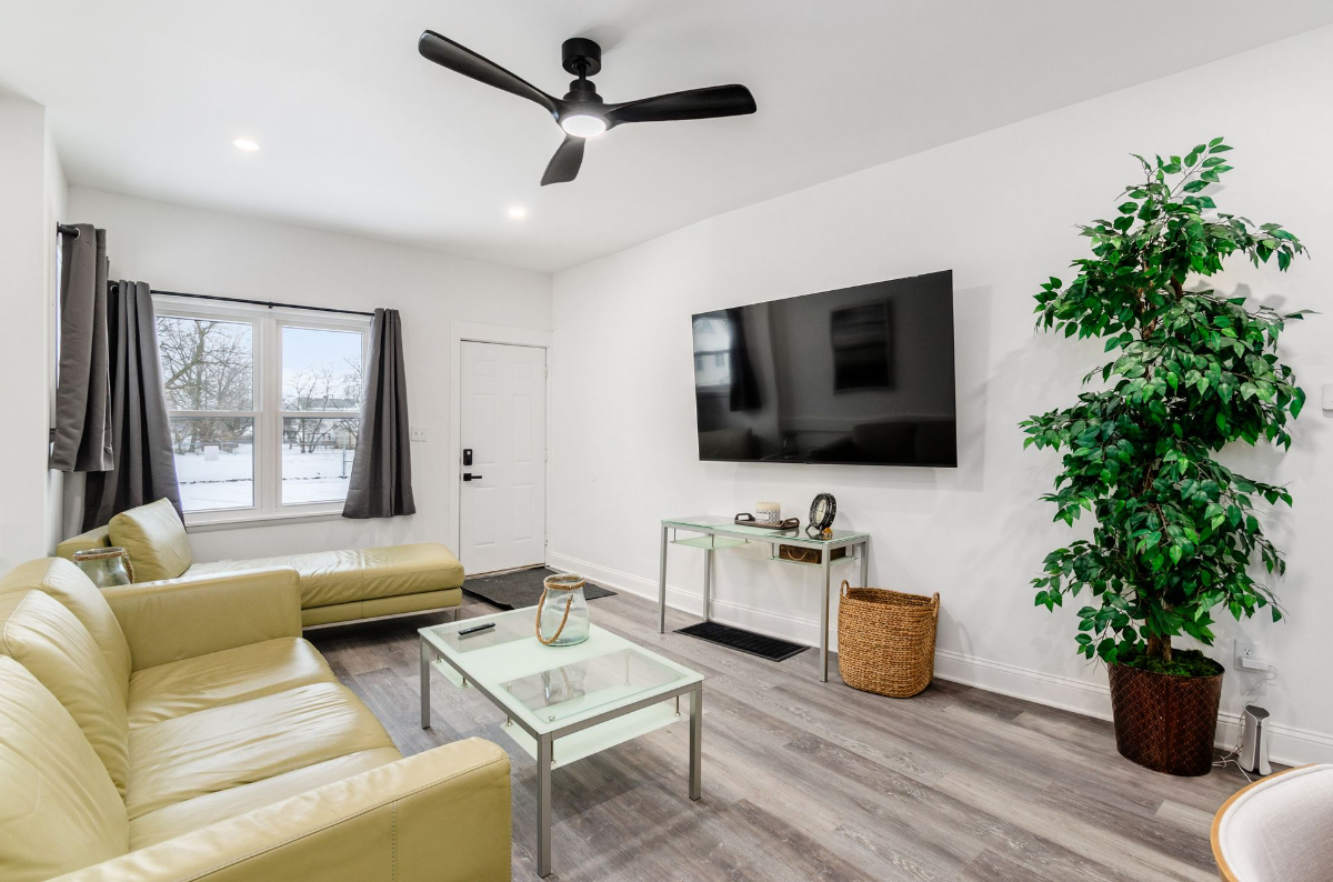 Modern Renovated 3-Bed Home Steps to...