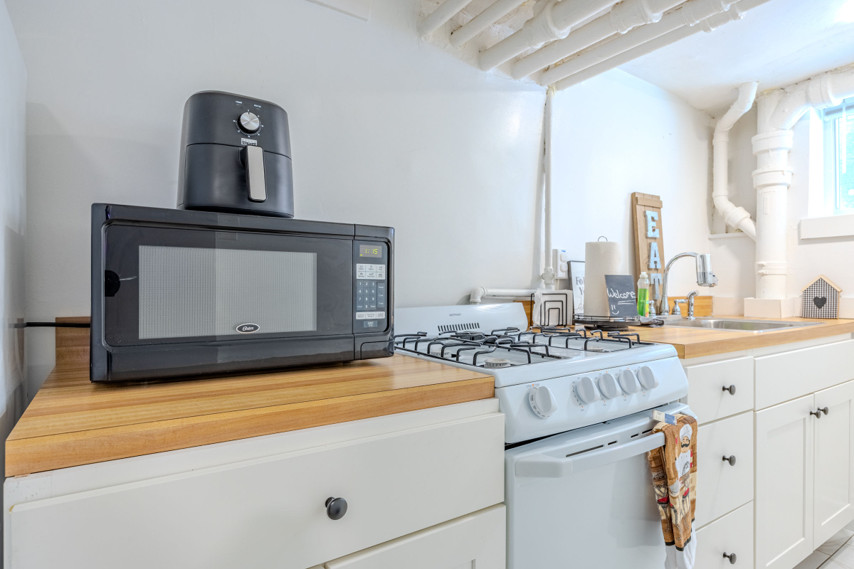 Cozy 1-bedroom apartment located in UNBEATABLE location Washington DC - Photo 4