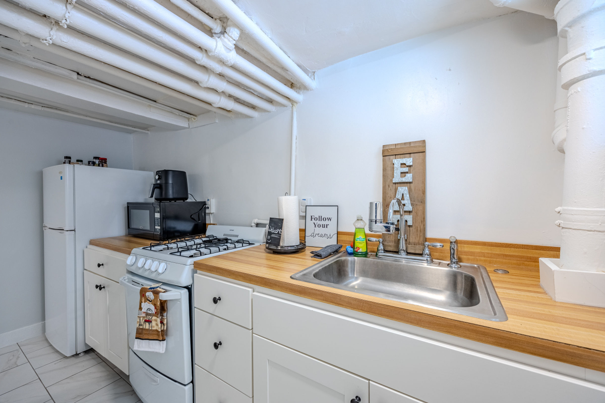 Cozy 1-bedroom apartment located in UNBEATABLE location Washington DC - Photo 5
