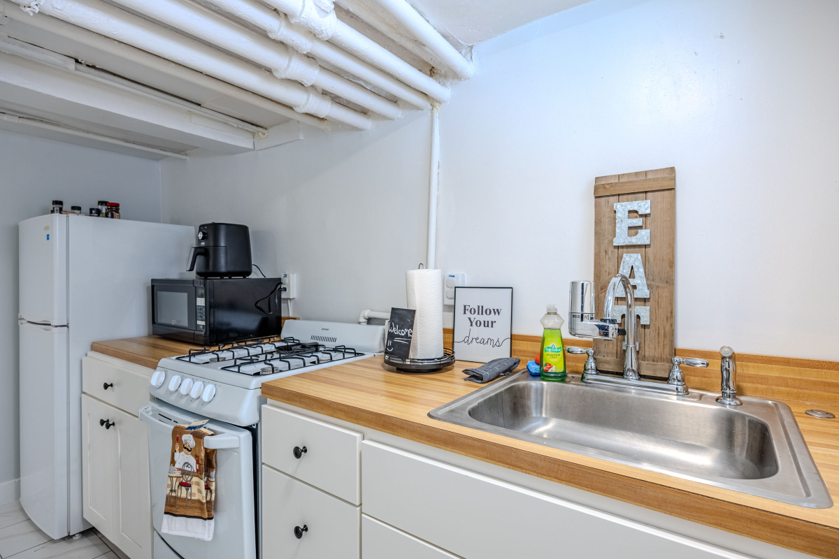 Cozy 1-bedroom apartment located in UNBEATABLE location Washington DC - Photo 7