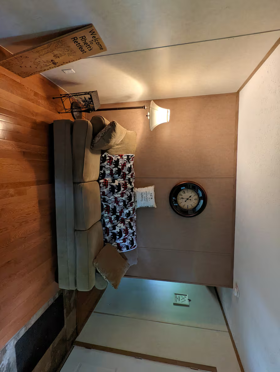 Charming & Newly Renovated Mobile Home--The property can be rented as whole house or per rooms. - Photo 1