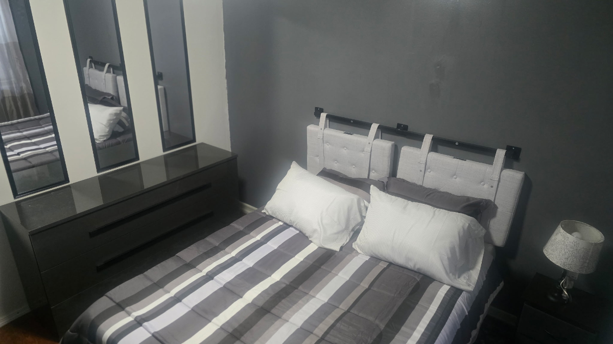 Brooklyn Retreat Private Room with All Comforts - Photo 4