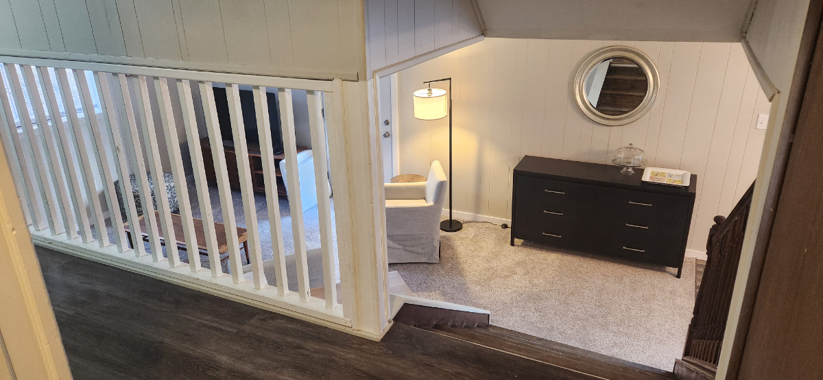Cozy & Convenient 2BR/1BA Downstairs Duplex Unit-Close to Ruby Hospital - Photo 2