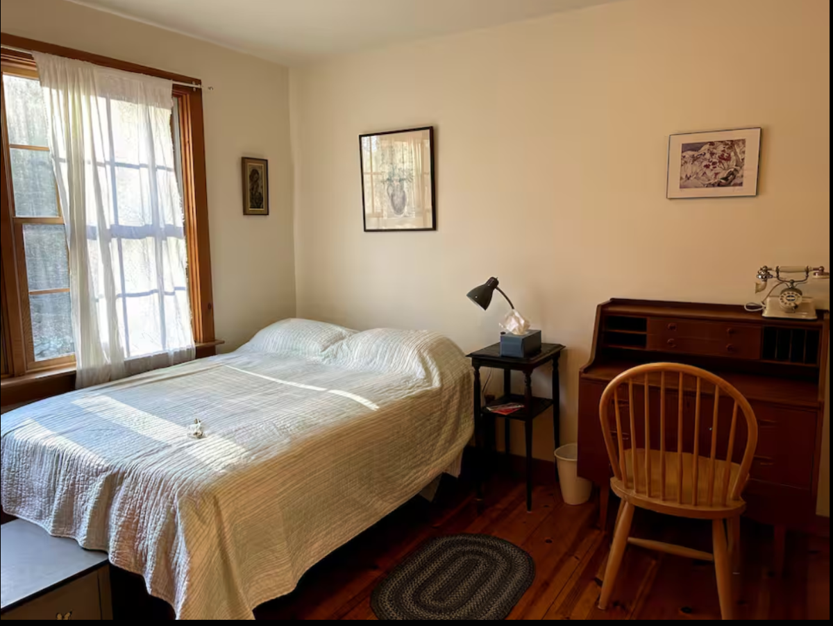 Private Room with Private Bath in Quiet Country Home - Photo 1