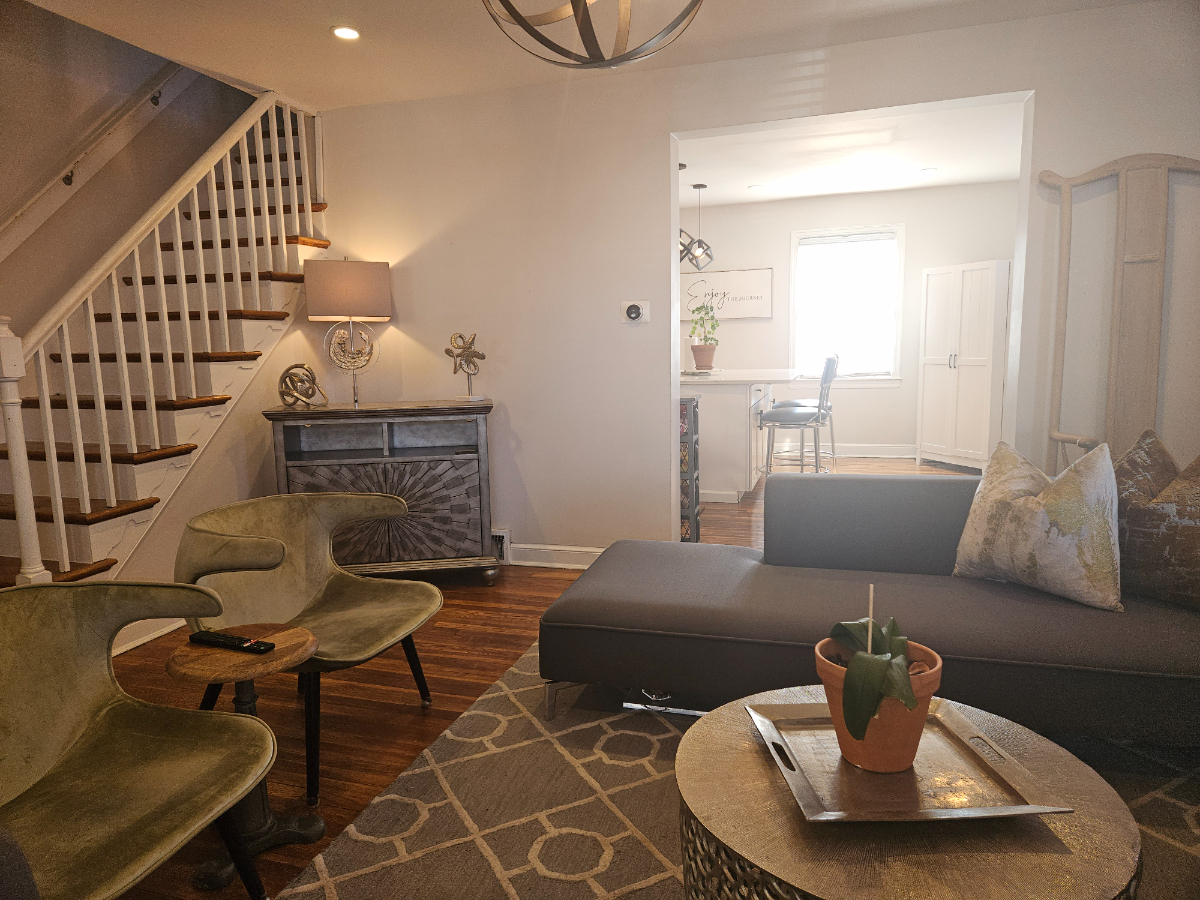 Recently Renovated Row House in Historic Anacostia - Photo 6