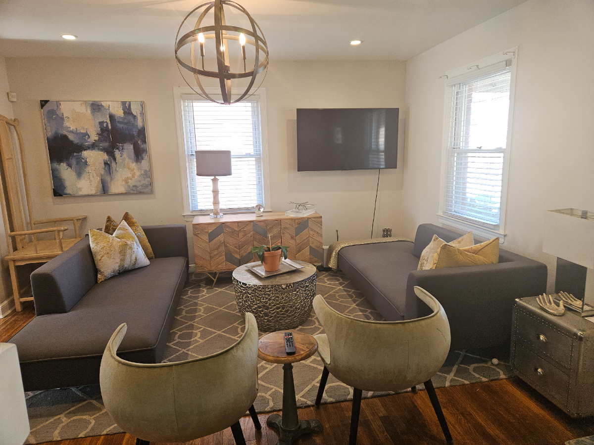 Recently Renovated Row House in Historic Anacostia - Photo 7