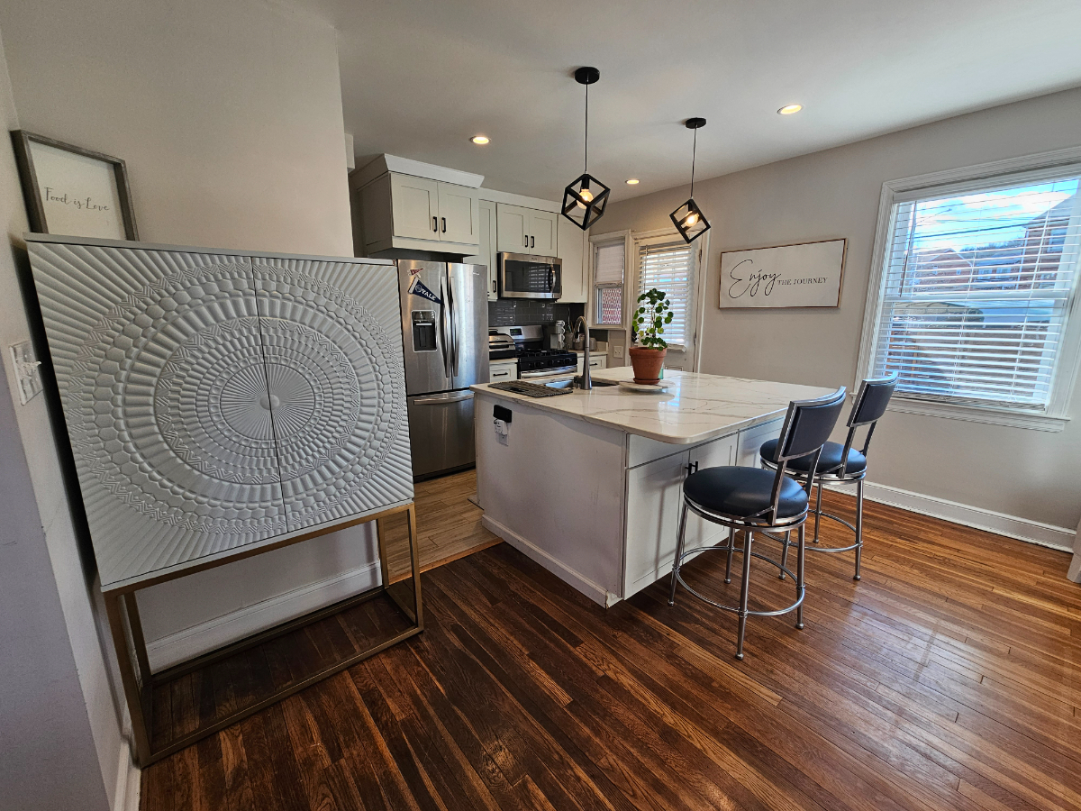 Recently Renovated Row House in Historic Anacostia - Photo 3