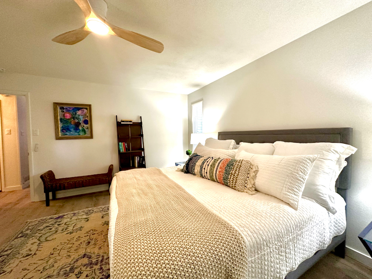 Recently updated 4BR-2BA in quite neighborhood and centrally located - Photo 4