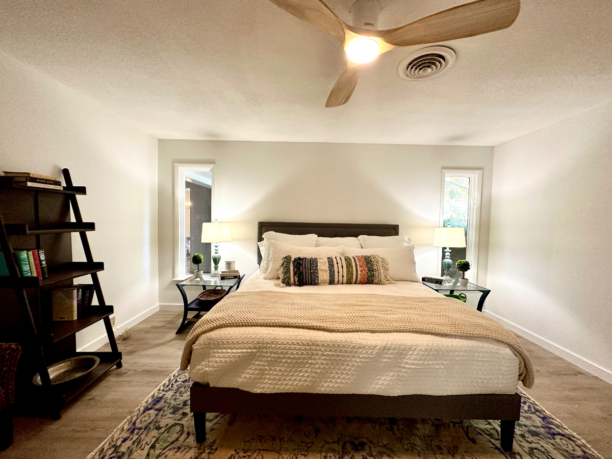 Recently updated 4BR-2BA in quite neighborhood and centrally located - Photo 5