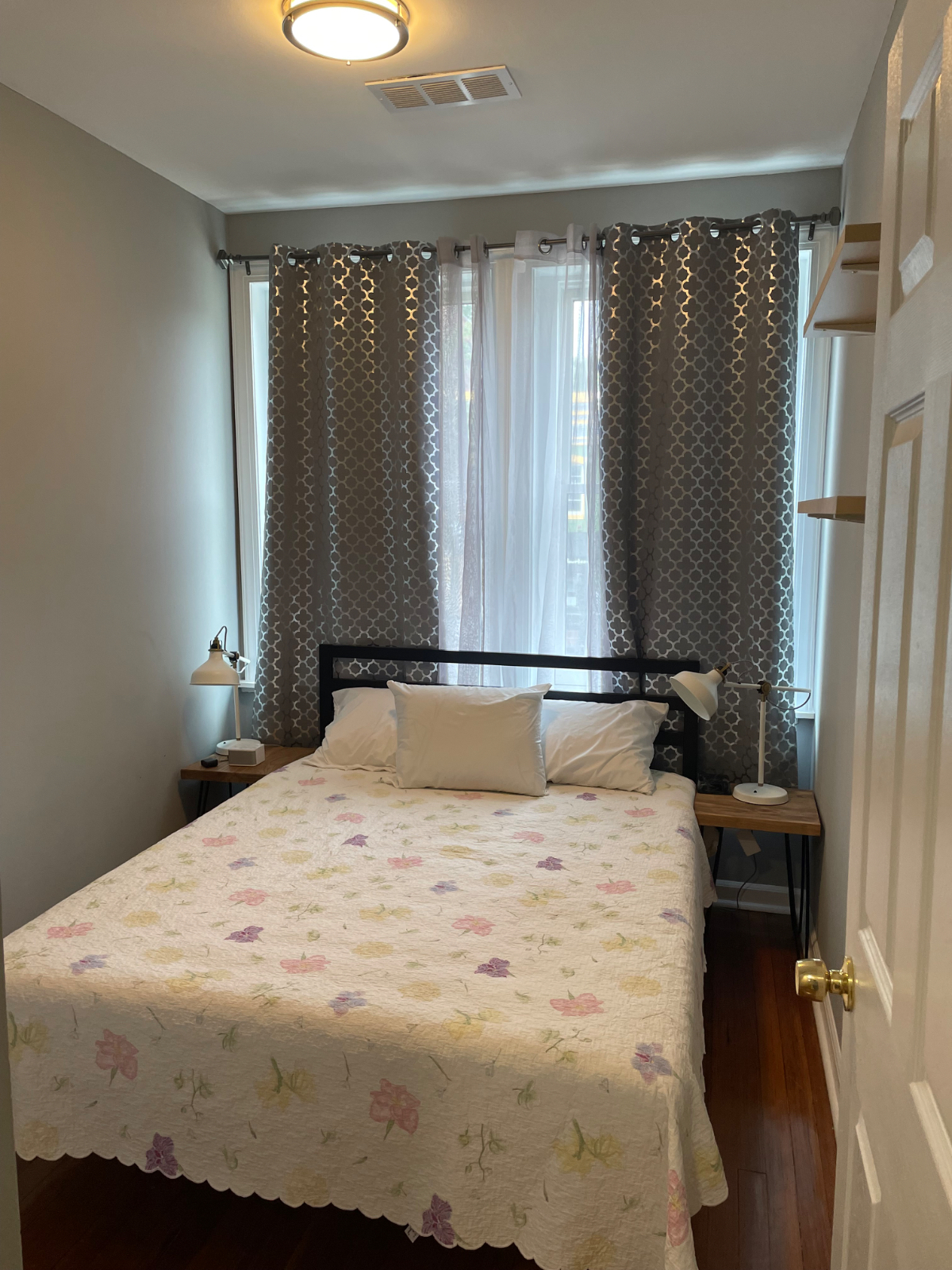 2 spacious bedrooms and large private enclosed Den - Photo 3