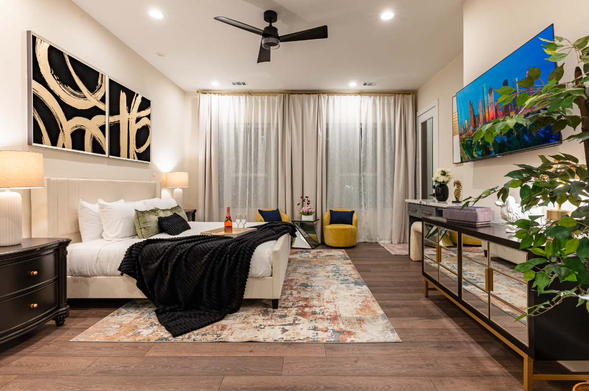Vibrant Luxury Retreat 4 - Story Haven w/ Rooftop - Photo 6
