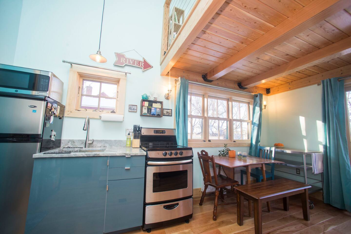 Tiny House, Walk to UVMMC, Available 12/1/26-4/30/27, 1900/month, 1 person - Photo 6