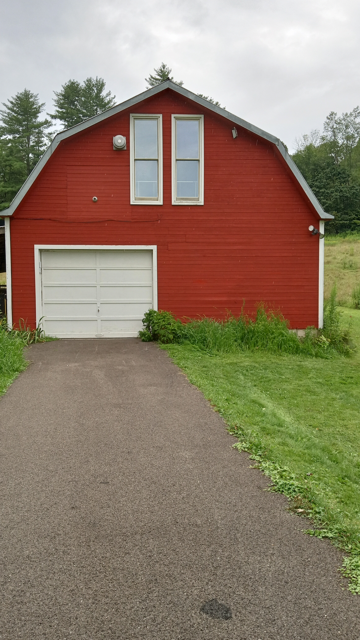 The Barn - Photo 1