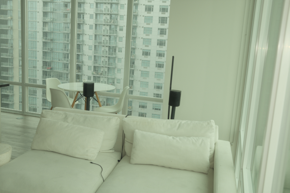Modern Downtown Oasis- Floor to Ceiling Views, Premium Amenities, 85 inch Sony TV & Sonos Surround Sound - Photo 3