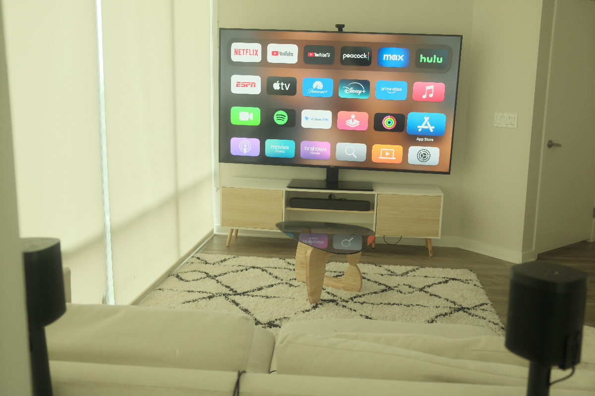 Modern Downtown Oasis- Floor to Ceiling Views, Premium Amenities, 85 inch Sony TV & Sonos Surround Sound - Photo 5