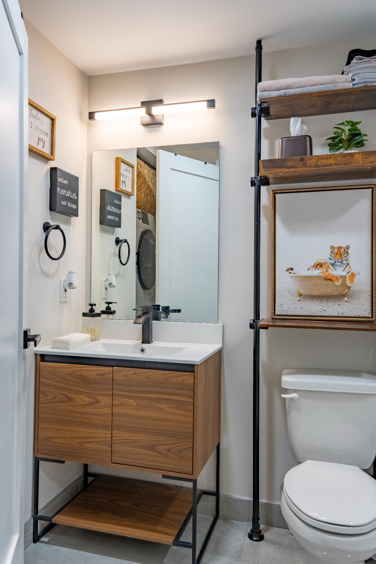 Modern One-Bedroom Condo Near Capitol Hill - Photo 5