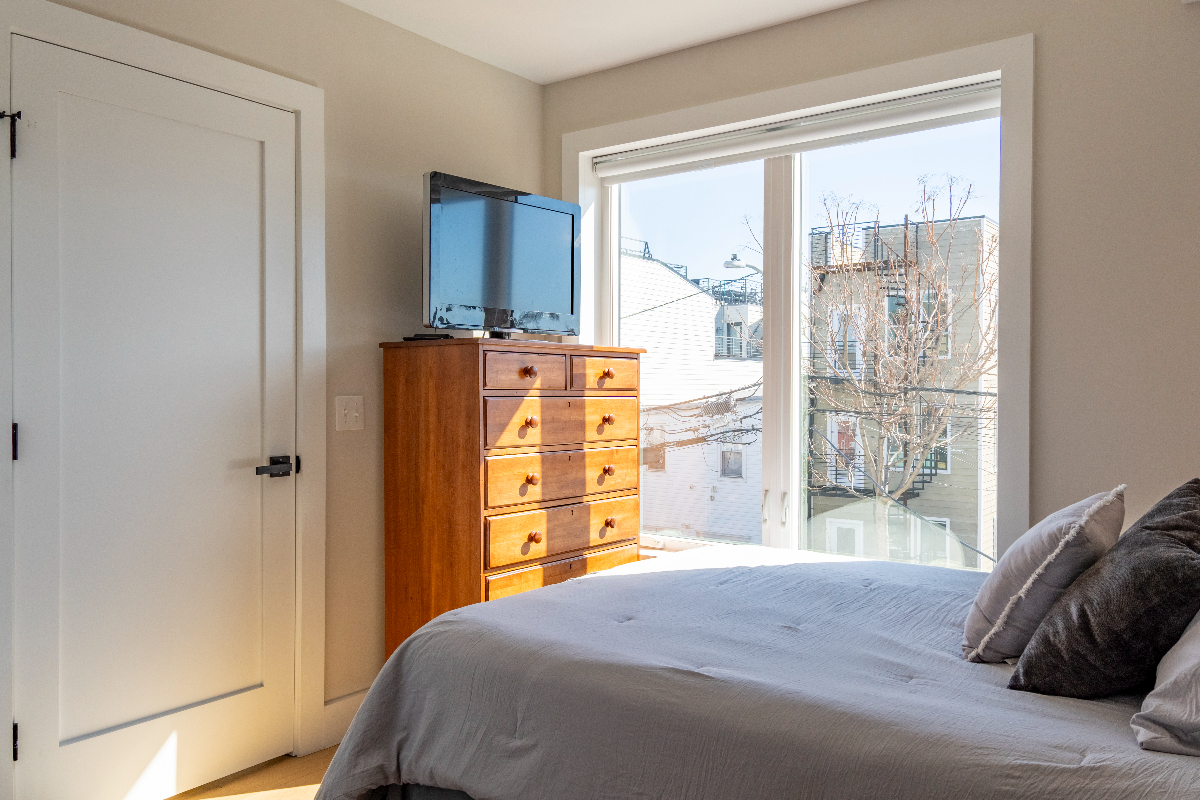 Modern One-Bedroom Condo Near Capitol Hill - Photo 10