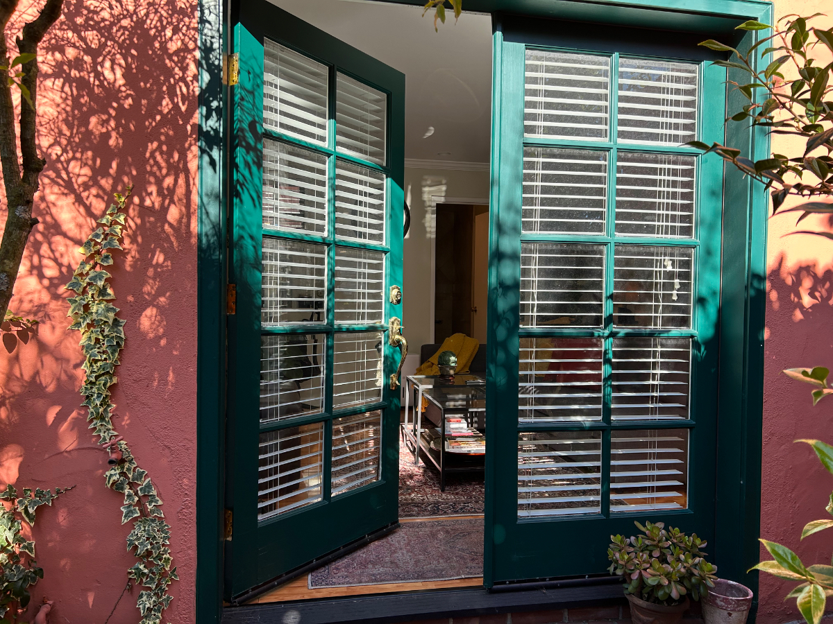 Furnished apartment located in the charming West Portal neighborhood - Photo 3