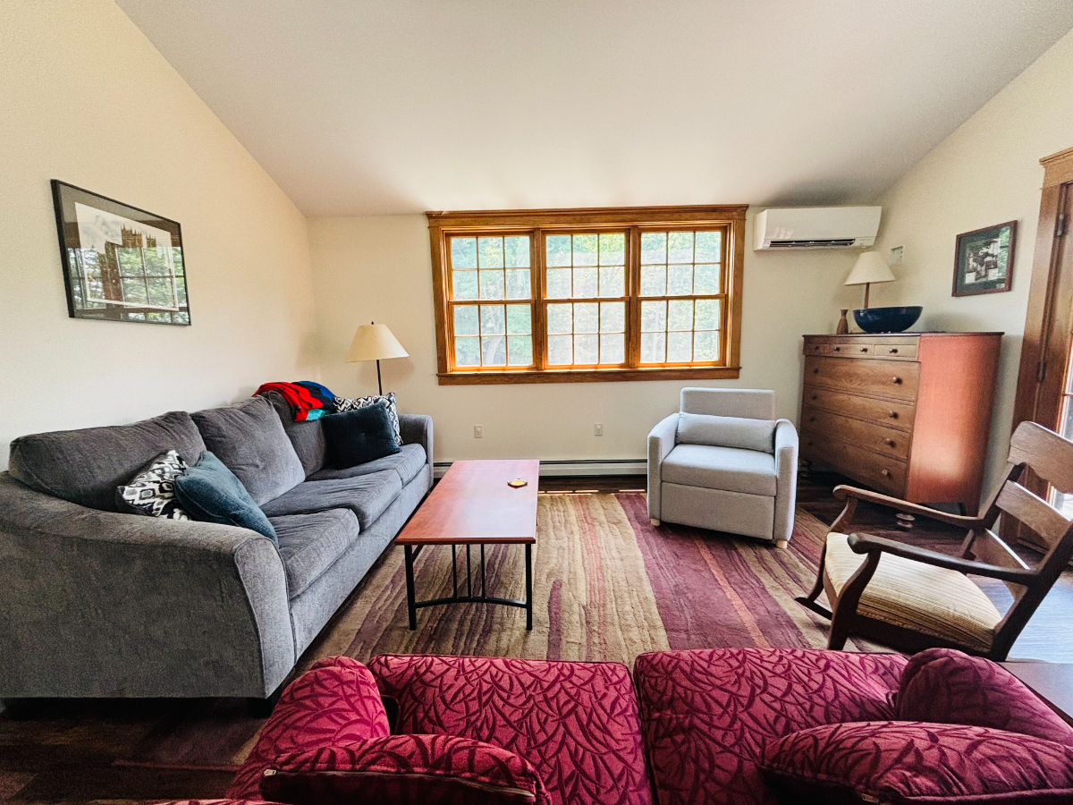 Safe & Secure, Stylish & Comfortable Sanctuary, Close to highway - Photo 5