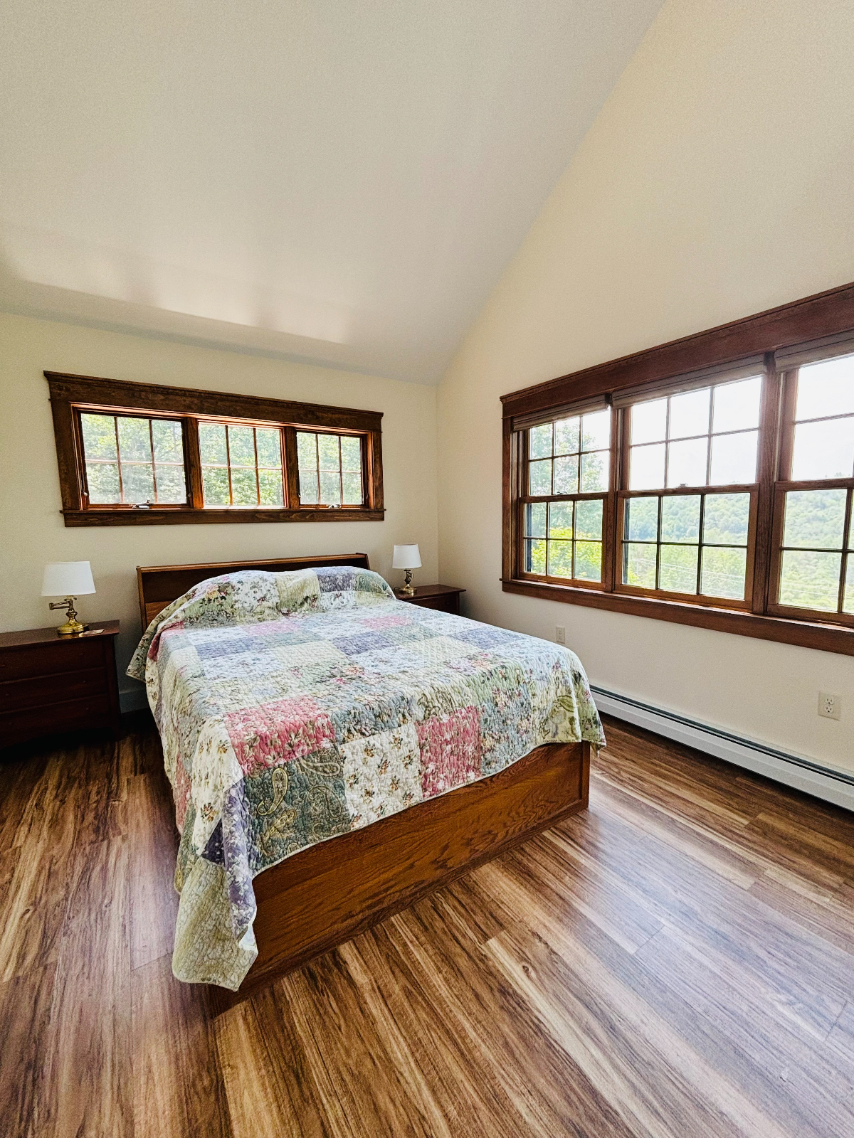 Safe & Secure, Stylish & Comfortable Sanctuary, Close to highway - Photo 7