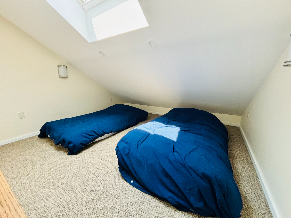 Safe & Secure, Stylish & Comfortable Sanctuary, Close to highway - Photo 10