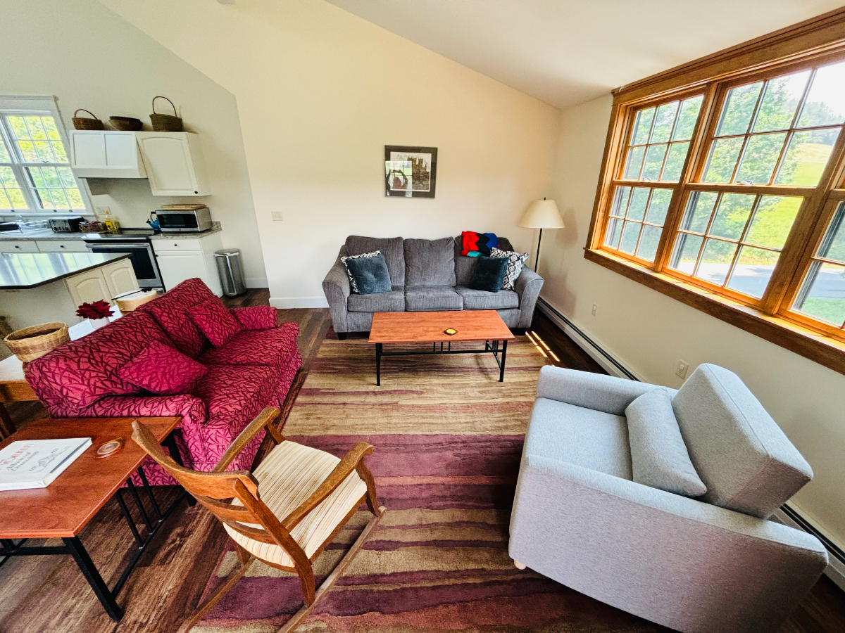 Safe & Secure, Stylish & Comfortable Sanctuary, Close to highway - Photo 4