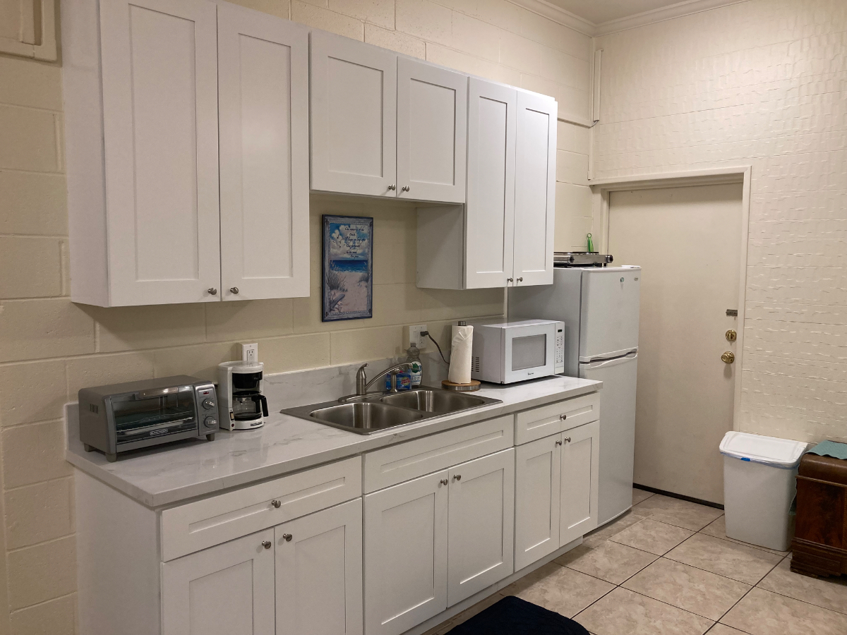 Surf Studio - one block from the beach and Belmont Park - Photo 5