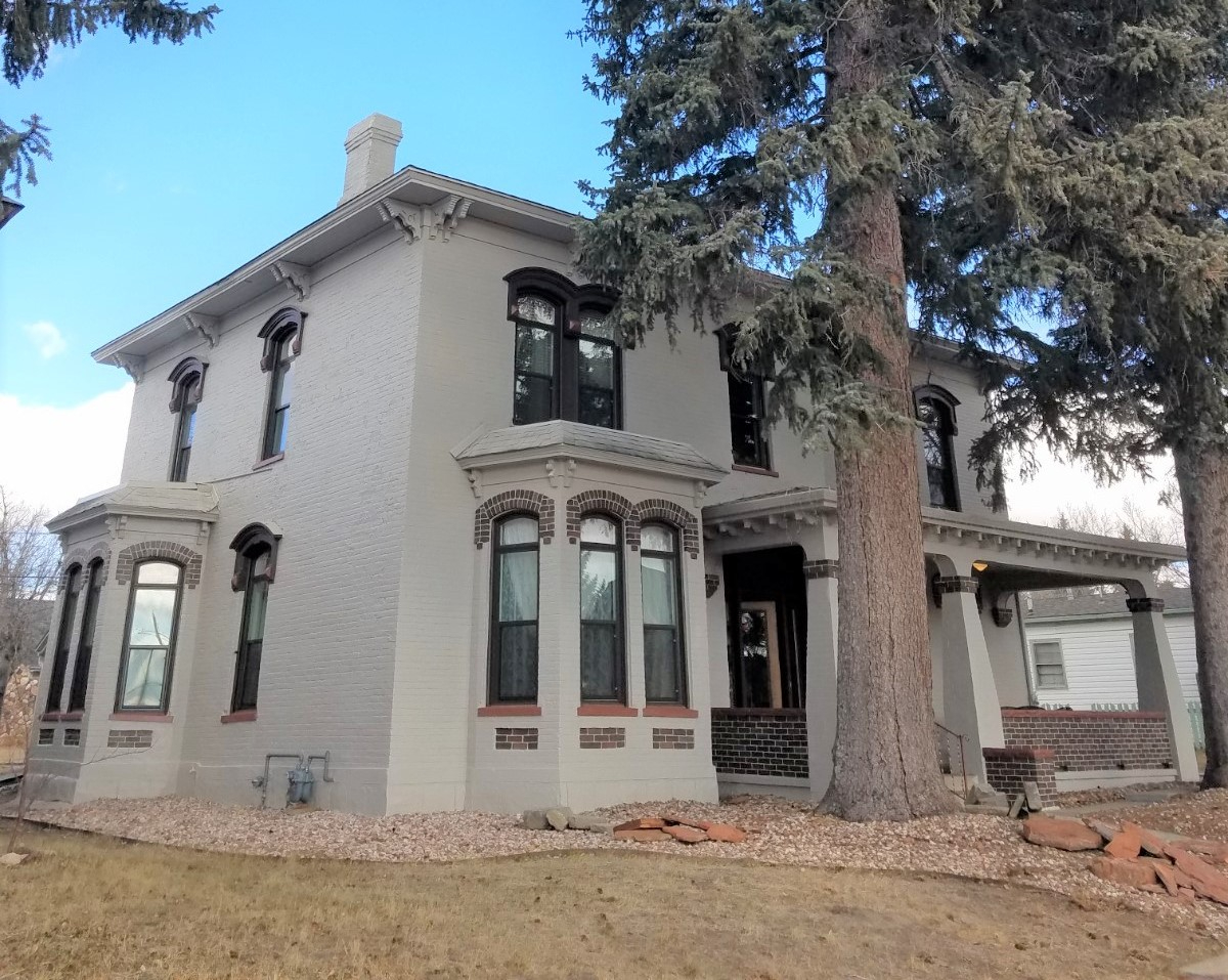 Apartment in Historic 1880s Mansion - Photo 1